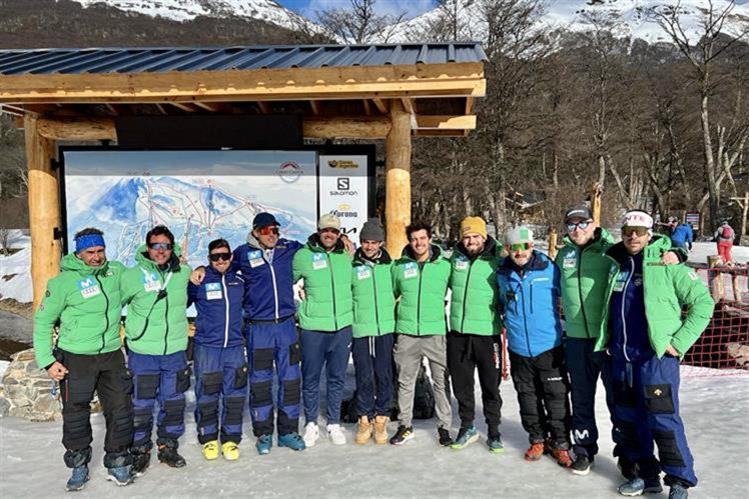 Los Equipos de esquí Alpino de la RFEDI-Spainsnow con muy buenas condiciones de entrenamientos en la pretemporada 2022-2023