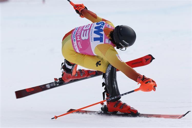 Las legendarias Copas del Mundo de Kitzbühel, Oberhof, Schladming y Laax, reciben a los deportistas españoles