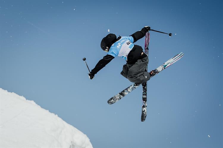 Javi Lliso y María Esteban, se coronan Campeones de España FIS de SS en Sierra Nevada