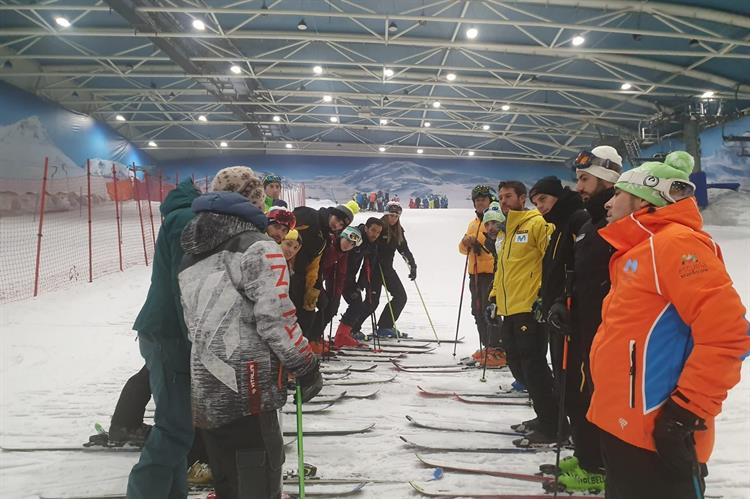 Curso de Actualización y reciclaje de la Escuela Española de Esquí para técnicos de esquí alpino, esquí de fondo y snowboard