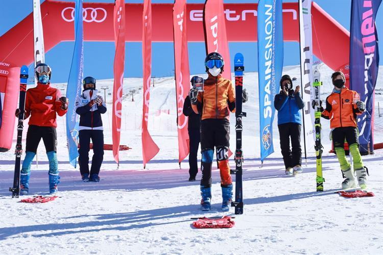 La primera fase de la Copa España Audi U16/14 de esquí alpino en Sierra Nevada pone líderes a los clubes TECALP, CAEI y CANMC