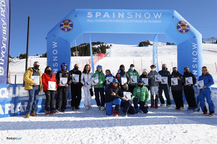 Gran fiesta del deporte en recuerdo de la esquiadora madrileña en el II Trofeo FIS Blanca Fernández Ochoa en Baqueira Beret