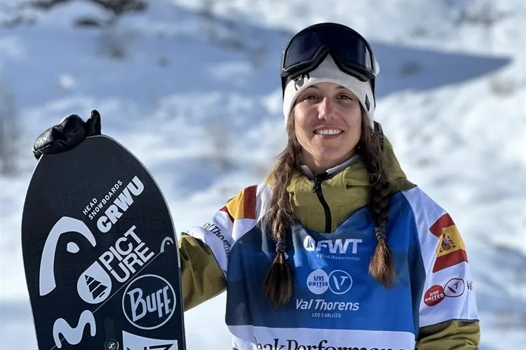 Núria Castán resurge en Val Thorens (FRA) y logra una magnífica tercera posición